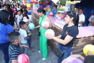 Celebran día del niño en Zapotiltic.