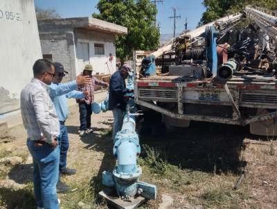 El Gobierno Municipal continúa con las labores de reparación del pozo numero 6.