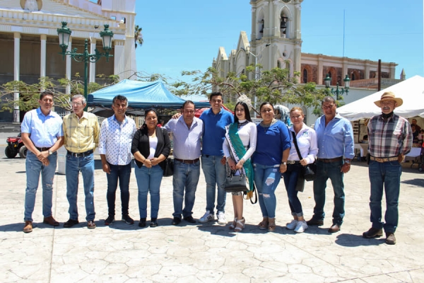 Autoridades inauguran la “Expo Feria Ciudad Agave”