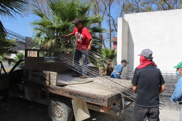 Entregan Castillos a 25 Beneficiarios Zapotiltenses