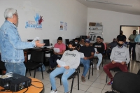 Jóvenes Reciben Taller “Buscadores de Empleo”