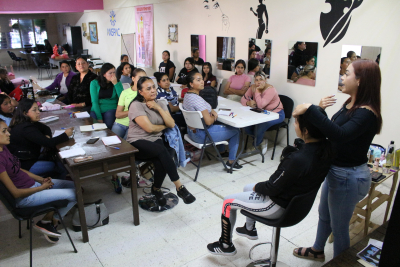 Inician curso de “Maquillaje Profesional”.