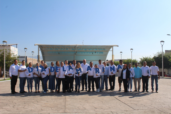 Autoridades y estudiantes conmemoran el “Día de la Marina”