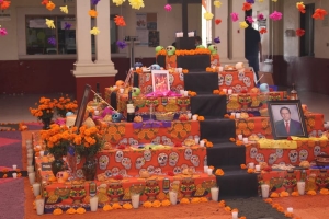 Mega Altar de Muertos en Presidencia Municipal