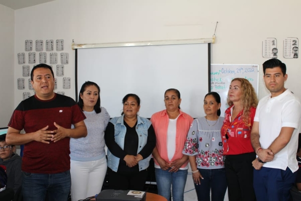 Estudiantes de primaria arrancan con el taller de “Navegación por Internet”